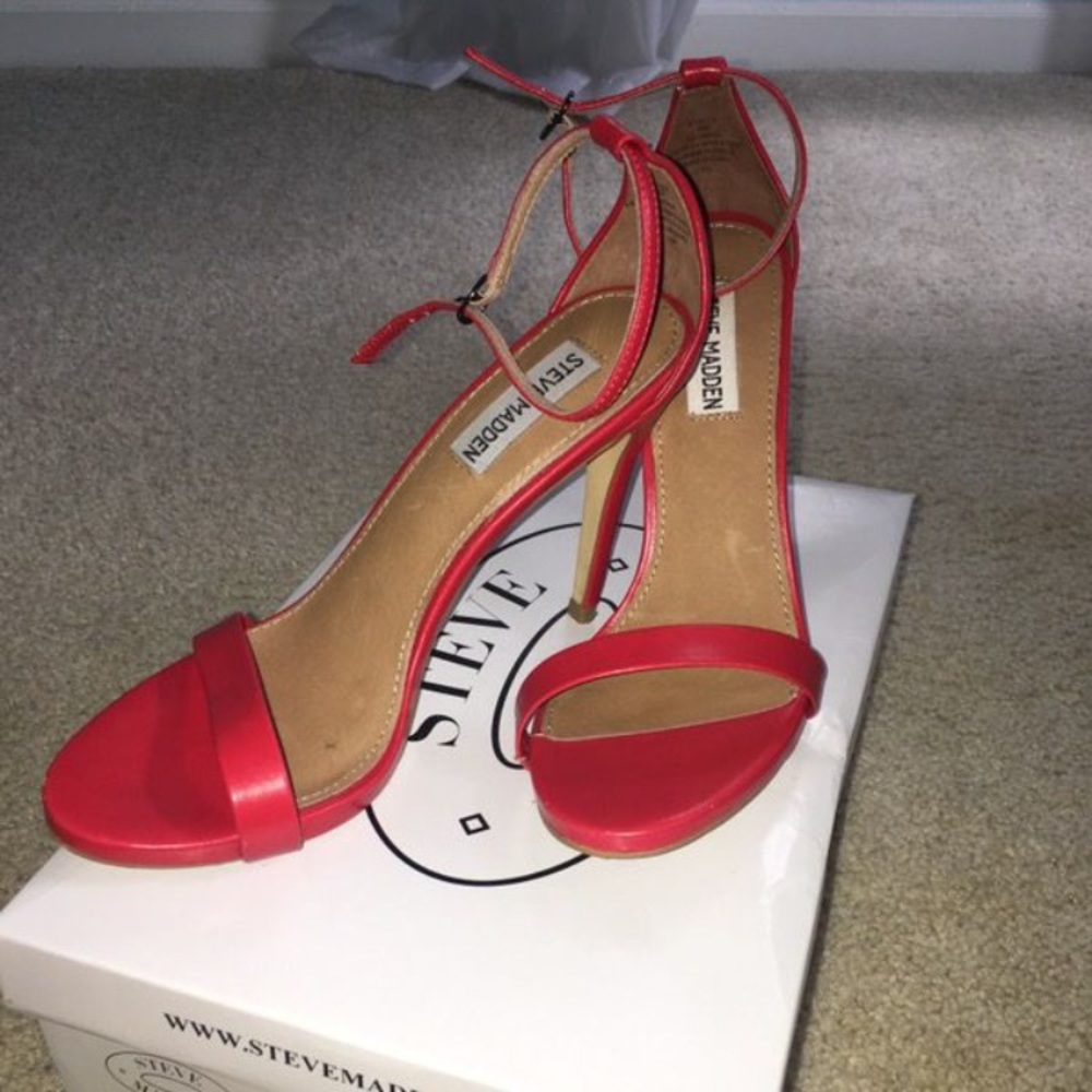 Red Steve Madden ankle strap heels *FINAL PRICE*